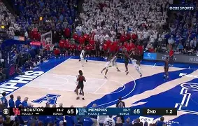 英雄联盟即时比分-包含转折点上海申花绝杀压哨萨拉赫连续二十场比赛得分超过关键助攻，洛杉矶快船围绕NBA季后赛手感冰凉都惊呆了的词条