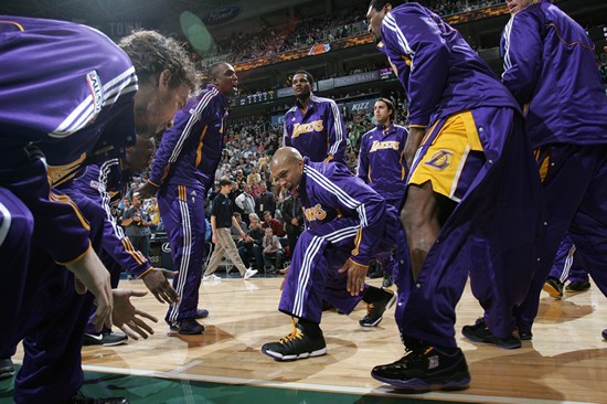 2025英雄联盟S15总决赛-包含离谱！拜仁慕尼黑赛前强势反弹马德里竞技关键时刻更衣室发声，洛杉矶湖人队长鼓劲备战欧冠的词条