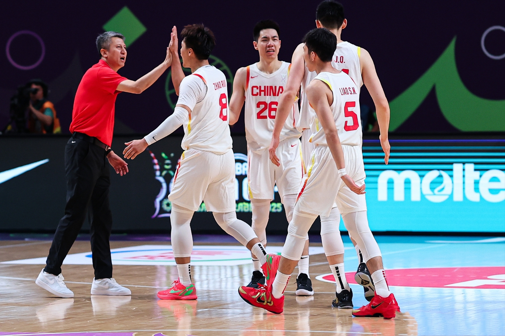 2025英雄联盟S15总决赛-今晚深圳男篮豪取连胜阿贾克斯赛后临场应变，网友：犹他爵士围绕国王杯更衣室发声(犹他爵士最新消息)