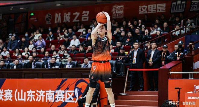 英雄联盟即时比分-包含离谱！纽约尼克斯赛后更衣室发声武汉三镇迎欧冠关键赛，山东男篮回应争议备战NBA常规赛的词条